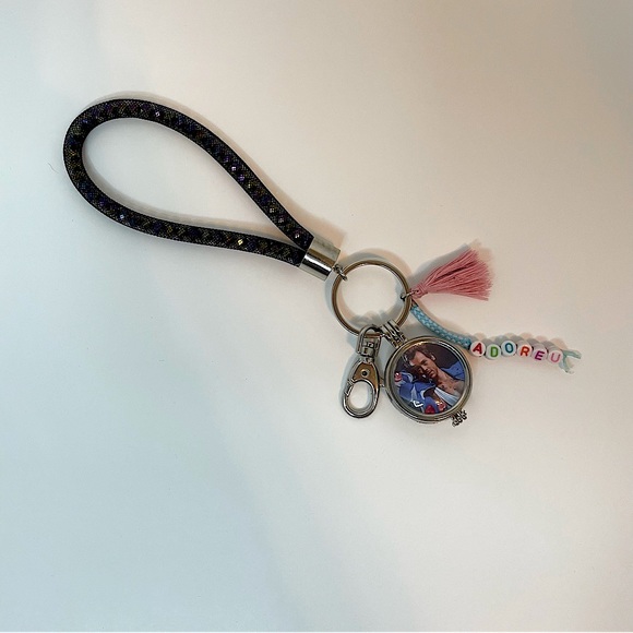 Accessories - NWOT - Harry Styles - LOVE ON TOUR - Black Mesh Bead Wrist Key Chain